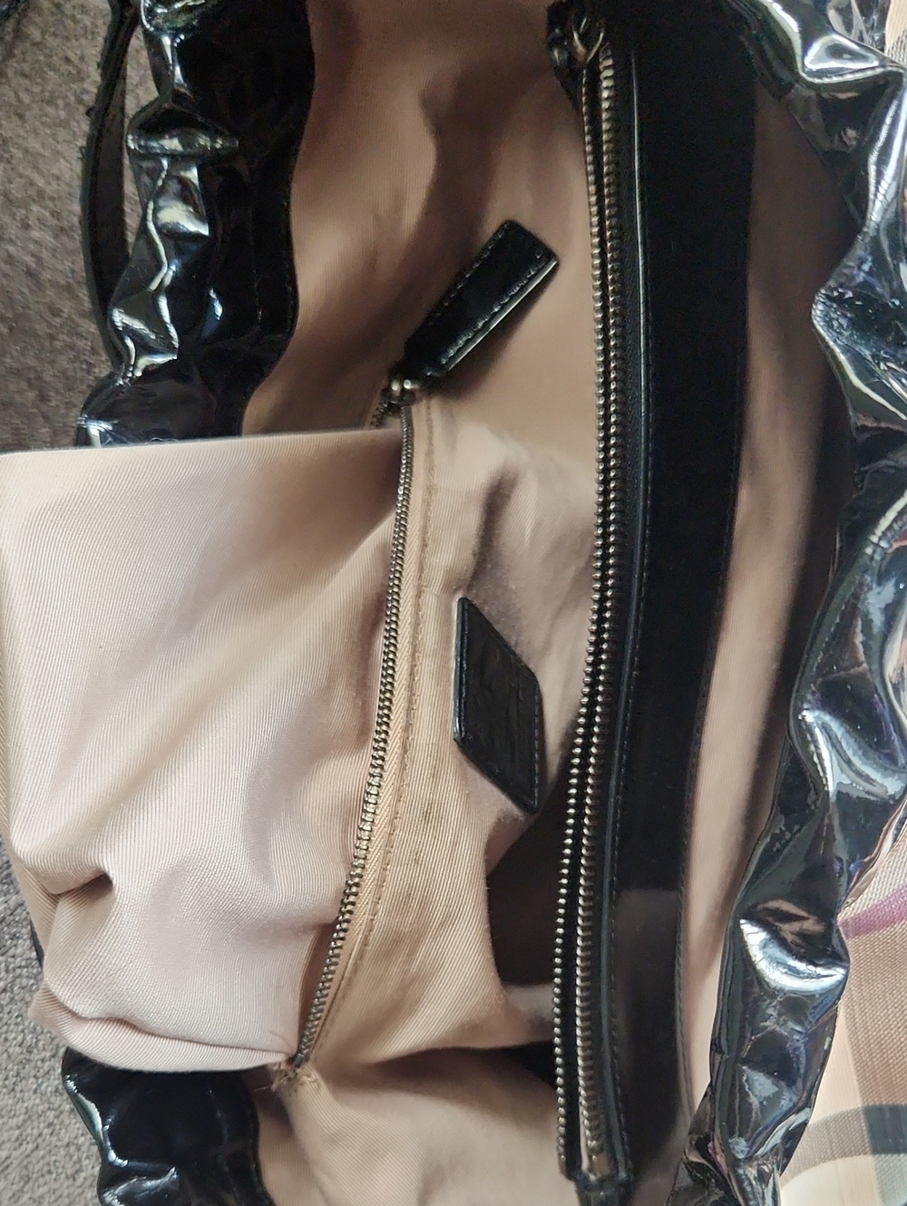 Burberry Nova Check Crossbody - Picture 8 of 9